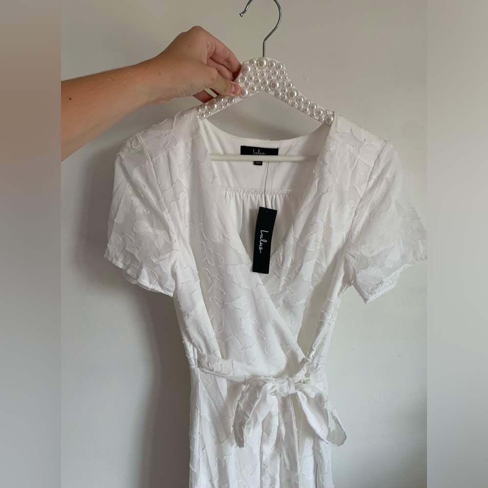 NWT Lulu’s White Maxi Patterned Dress- Flowy wrap-tie bridal shower dress